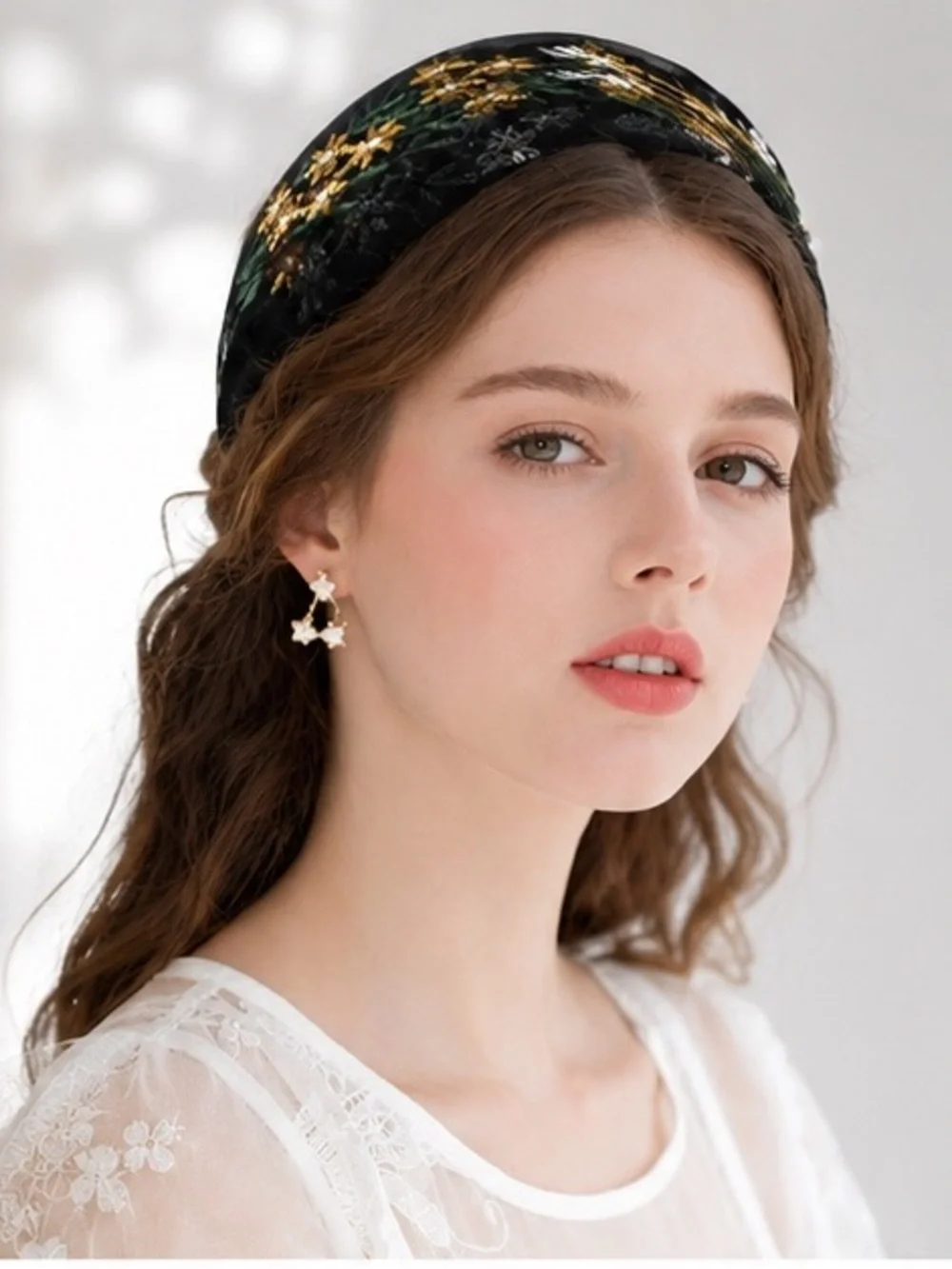Elegant Floral Embroidered Velvet Headband